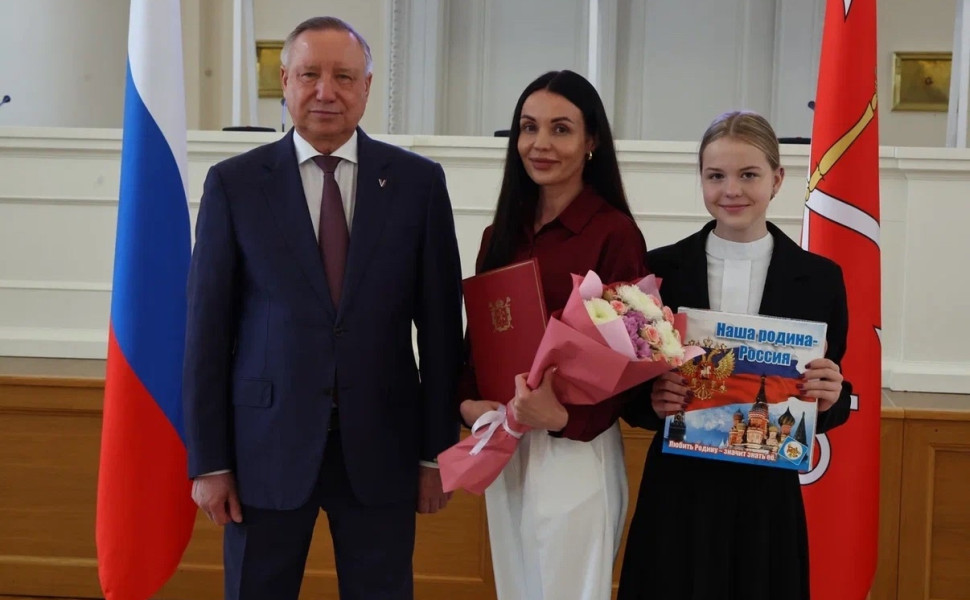 Кронштадтская семья получила ключи от новой квартиры